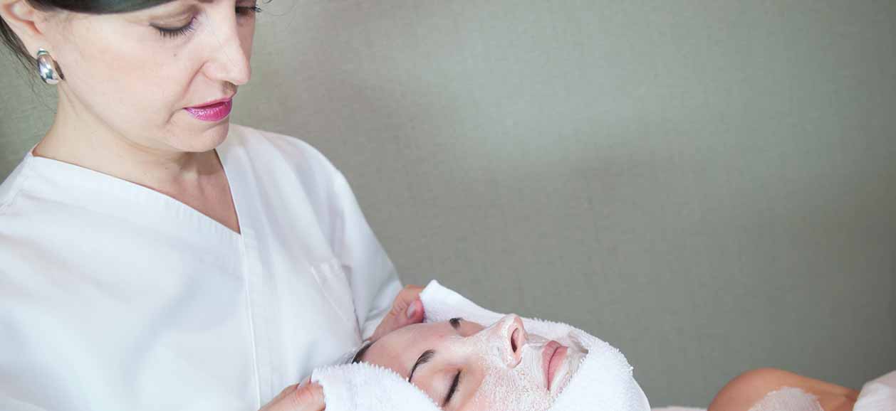 hero-meet-marta-new DeLuxe Medi-Facials™